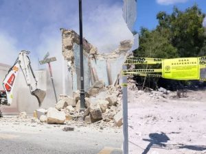 Demolición de casona histórica en Pesquería sin permisos del INAH genera polémica; expertos alertan por pérdida de patrimonio en Nuevo León.
