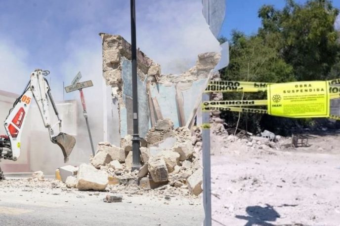 Demolición de casona histórica en Pesquería sin permisos del INAH genera polémica; expertos alertan por pérdida de patrimonio en Nuevo León.