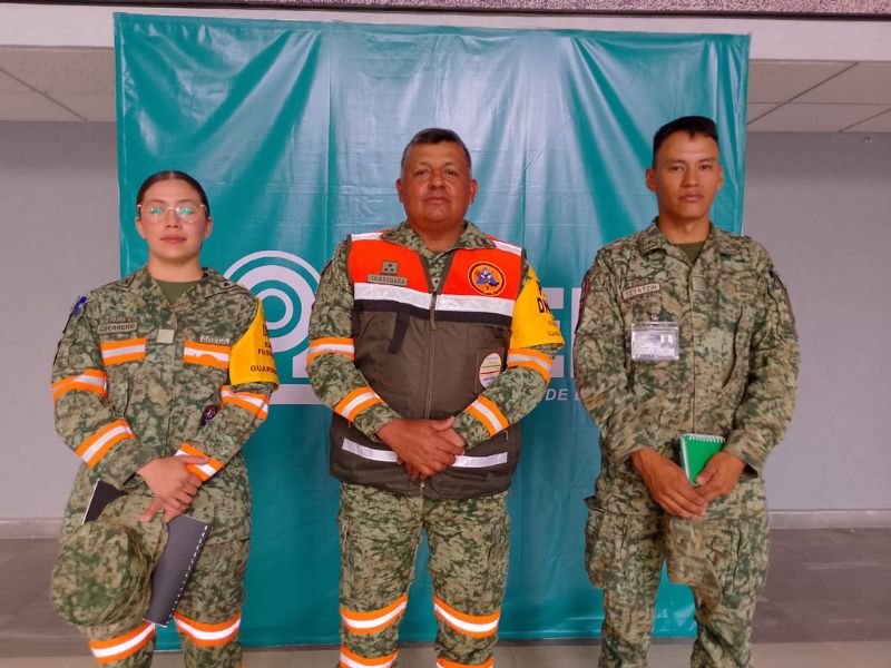 El teniente coronel Manuel Adolfo Sánchez Olascuaga detalló los desafíos del rescate en la mina Santa Fe. Destacó el rescate de los sobrevivientes como un impulso clave y aseguró que las labores continúan para localizar al último minero, con coordinación permanente entre autoridades.
