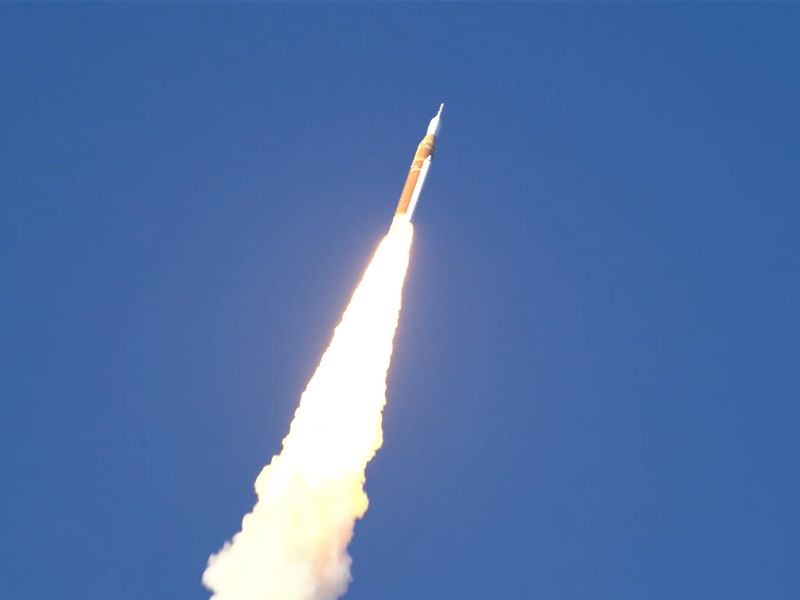 Artemis II despega con éxito rumbo a la órbita lunar