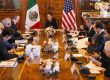 México y Estados Unidos inician nueva ronda de revisión del T-MEC con foco en aranceles, industria automotriz y cadenas de suministro.