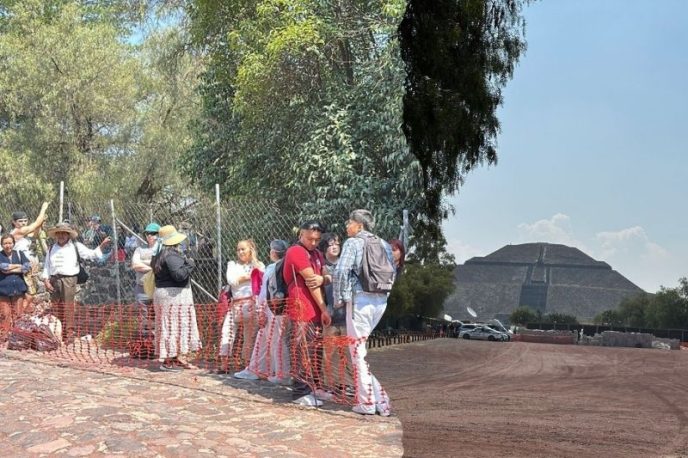 Turistas y estudiantes mantienen la confianza en la seguridad en la reapertura de Teotihuacán