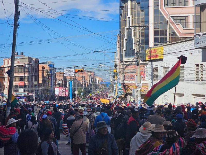 Bolivia enfrenta bloqueos, protestas y enfrentamientos por la crisis económica