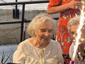 La escritora mexicana Elena Poniatowska celebró su cumpleaños número 94 en medio de múltiples felicitaciones