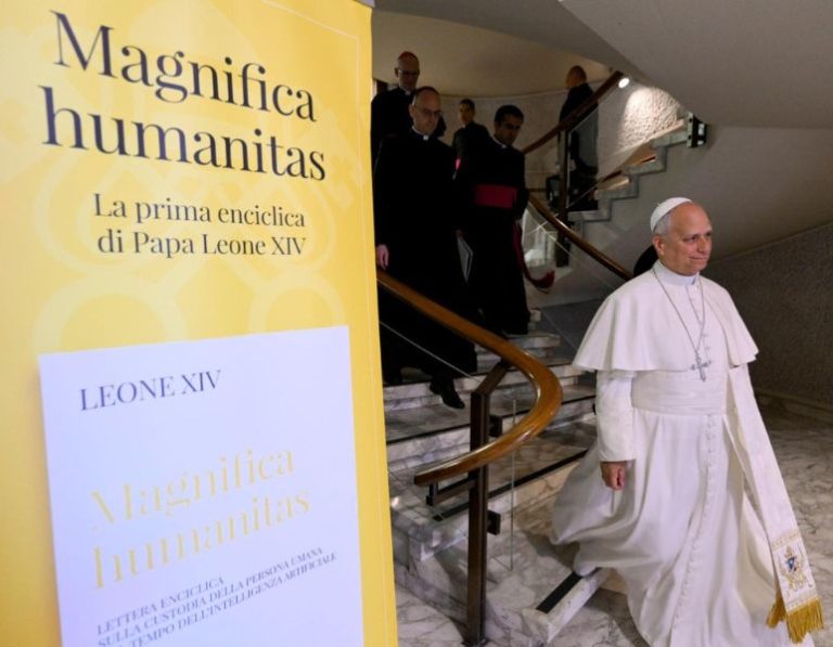 Sheinbaum destacó la encíclica del Papa sobre inteligencia artificial y poder tecnológico,