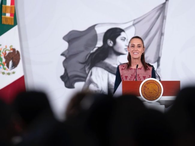 Sheinbaum aclaró que la citación de Maru Campos y otros políticos por parte de la FGR corresponde a entrevistas sin imputaciones. Sheinbaum aclaró que la citación de Maru Campos y otros políticos por parte de la FGR corresponde a entrevistas sin imputaciones.