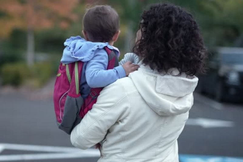 GIRE alertó que la maternidad en México continúa atravesada por desigualdades, trabajo de cuidados no remunerado y violencia obstétrica.