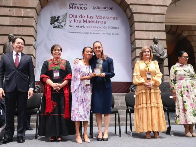 En el marco del Día de la Maestra y el Maestro en CDMX, donde se anunció un aumento salarial del 9% para docentes de México.