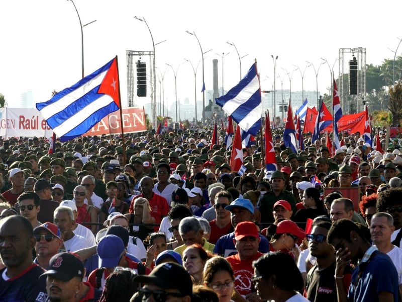 Cuba realizó un acto patriótico en apoyo a Raúl Castro Cuba realizó un acto patriótico en apoyo a Raúl Castro