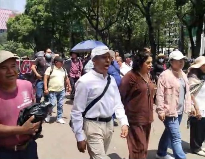 CNTE y SEP firman 19 acuerdos tras seis horas de diálogo; reuniones de seguimiento iniciarán el lunes CNTE y SEP firman 19 acuerdos tras seis horas de diálogo; reuniones de seguimiento iniciarán el lunes