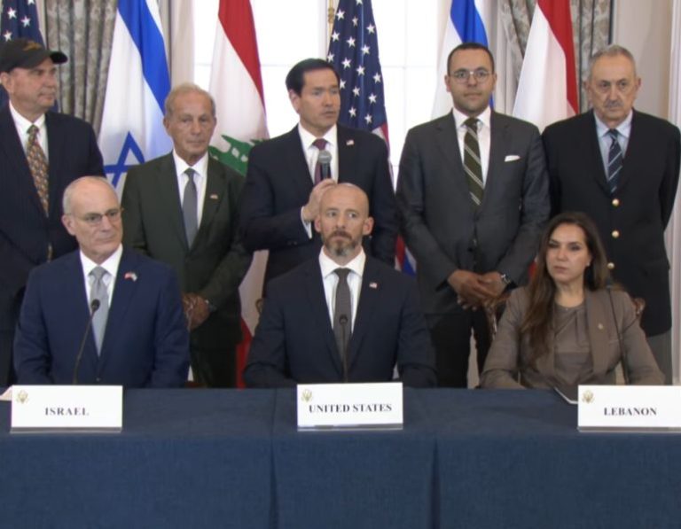 Israel y Líbano firman acuerdo marco de paz