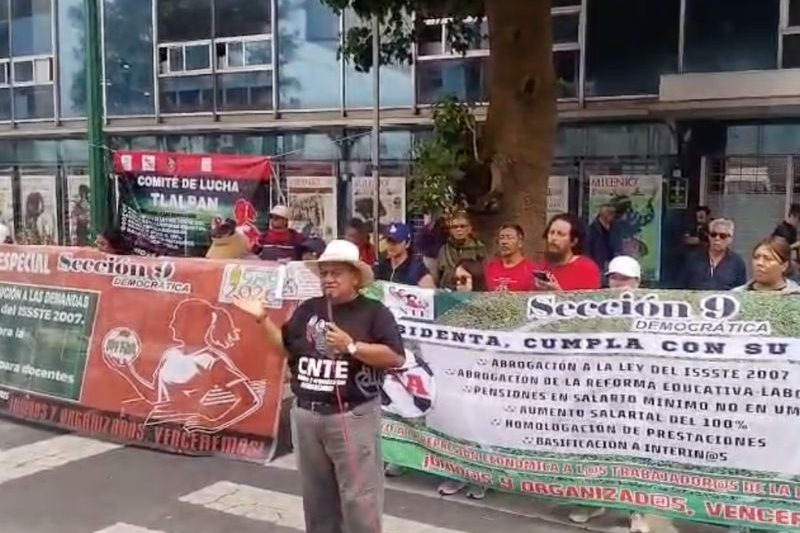 Colectivos de desaparecidos, normalistas y organizaciones sociales realizarán protestas en la CDMX durante la inauguración del Mundial 2026. Colectivos de desaparecidos, normalistas y organizaciones sociales realizarán protestas en la CDMX durante la inauguración del Mundial 2026.