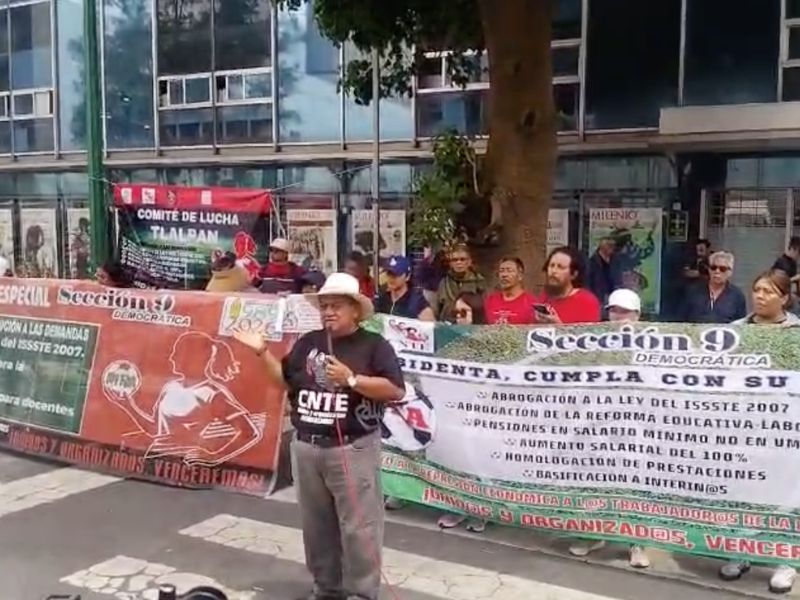 Colectivos de desaparecidos, normalistas y organizaciones sociales realizarán protestas en la CDMX durante la inauguración del Mundial 2026. Colectivos de desaparecidos, normalistas y organizaciones sociales realizarán protestas en la CDMX durante la inauguración del Mundial 2026.