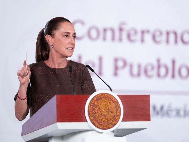 Sheinbaum criticó la filtración sobre el retiro de visas a gobernadores mexicanos y advirtió que México no aceptará injerencias externas.