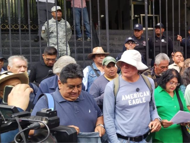 Sheinbaum afirmó que el diálogo con la CNTE sigue abierto y señaló que hubo provocadores en las protestas recientes. Sheinbaum afirmó que el diálogo con la CNTE sigue abierto y señaló que hubo provocadores en las protestas recientes.
