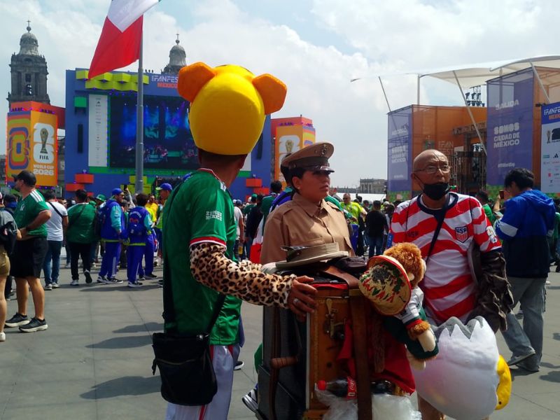 Miles de aficionados llenan el Zócalo, Garibaldi y el Estadio Ciudad de México para dar inicio al Fan Fest de la Ciudad de México.
