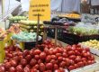 Vendedores de jitomate en la CDMX confían en que los precios se estabilicen tras meses de alzas. Sheinbaum impulsa medidas para reducirlos.