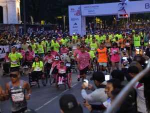 Entre velocidad e inclusión, 35 mil corredores recorren el XIX Medio Maratón de la CDMX