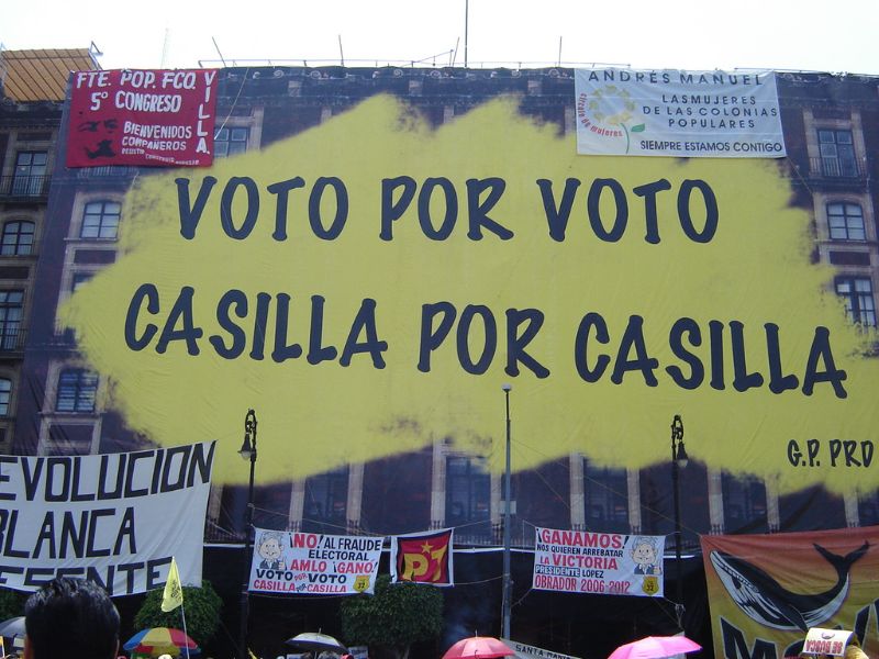 A 20 años de la crisis poselectoral de 2006, Jesusa Rodríguez afirmó que el fraude electoral de Felipe Calderón marcó un punto de inflexión. A 20 años de la crisis poselectoral de 2006, Jesusa Rodríguez afirmó que el fraude electoral de Felipe Calderón marcó un punto de inflexión.