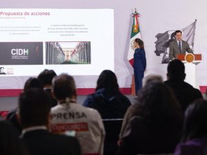 La SRE anunció que México presentará denuncias penales y acciones civiles ante organismos internacionales por la muerte de 17 mexicanos.