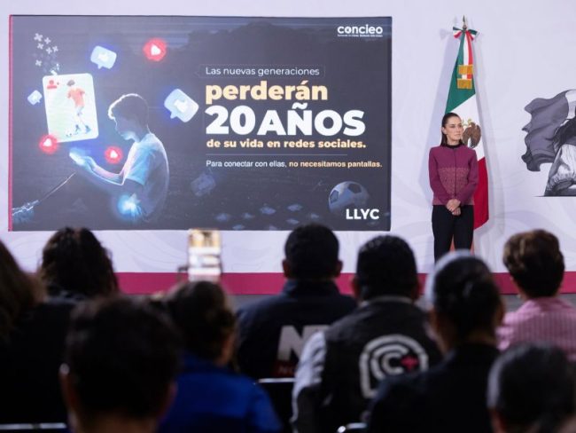 Sheinbaum, Mario Delgado y especialistas alertan sobre los efectos del uso excesivo de celulares y redes sociales en menores. Sheinbaum, Mario Delgado y especialistas alertan sobre los efectos del uso excesivo de celulares y redes sociales en menores.