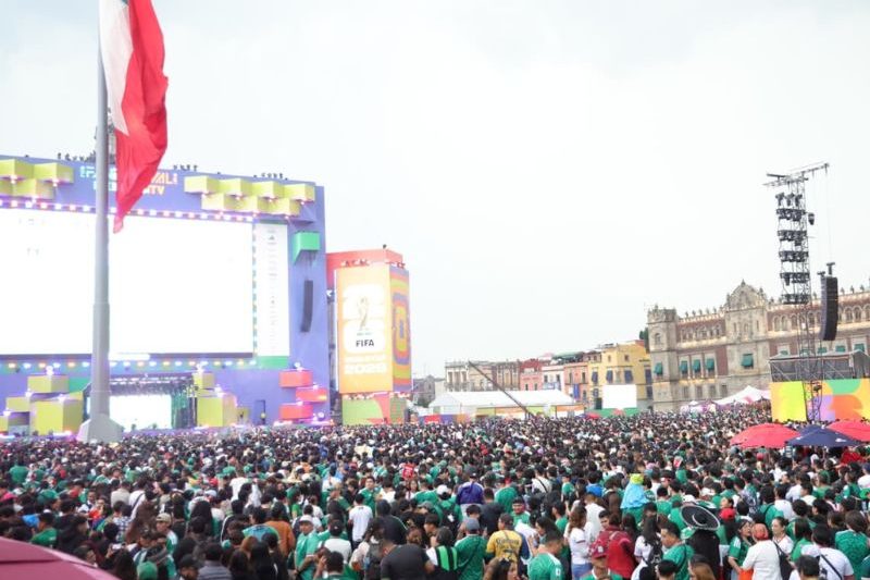 Luisa Cantú, Jenaro Villamil y José Hernández analizaron cómo la afición mexicana convirtió el Mundial en una fiesta popular Luisa Cantú, Jenaro Villamil y José Hernández analizaron cómo la afición mexicana convirtió el Mundial en una fiesta popular