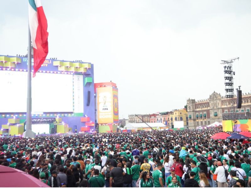 Luisa Cantú, Jenaro Villamil y José Hernández analizaron cómo la afición mexicana convirtió el Mundial en una fiesta popular Luisa Cantú, Jenaro Villamil y José Hernández analizaron cómo la afición mexicana convirtió el Mundial en una fiesta popular