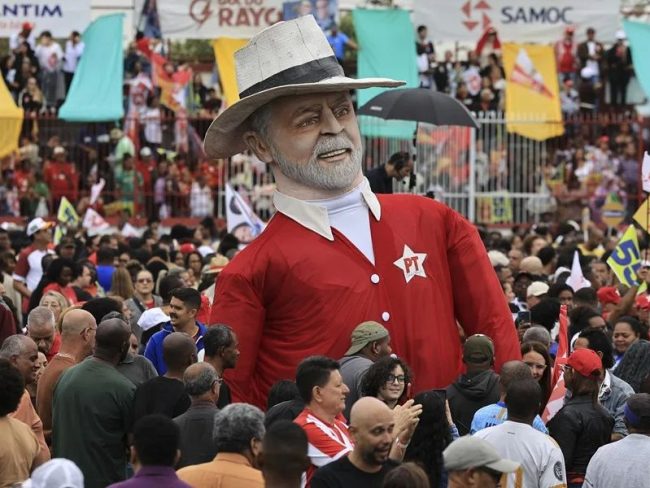 "Lula Verso" busca descentralizar la comunicación de Lula