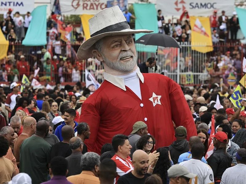 "Lula Verso" busca descentralizar la comunicación de Lula
