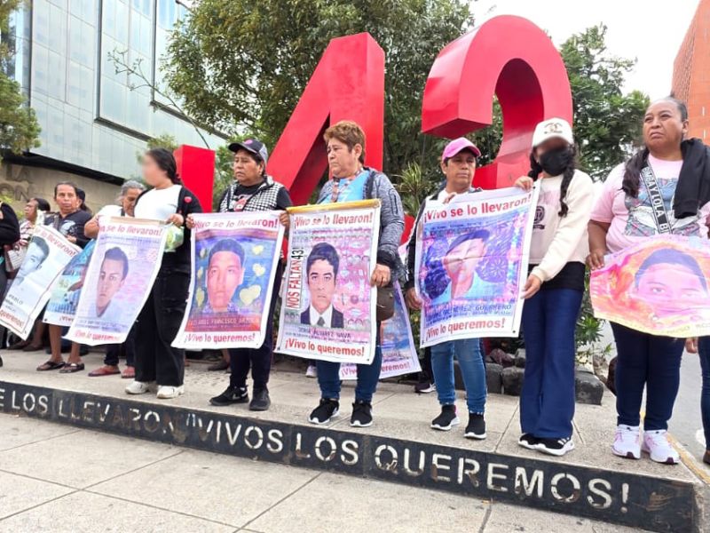 Caso Ayotzinapa: familiares esperan avances sobre los 43 Caso Ayotzinapa: familiares esperan avances sobre los 43