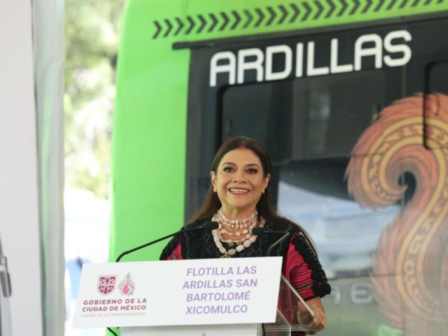 Brugada entrega 10 autobuses para nuevas rutas de RTP en Xicomulco