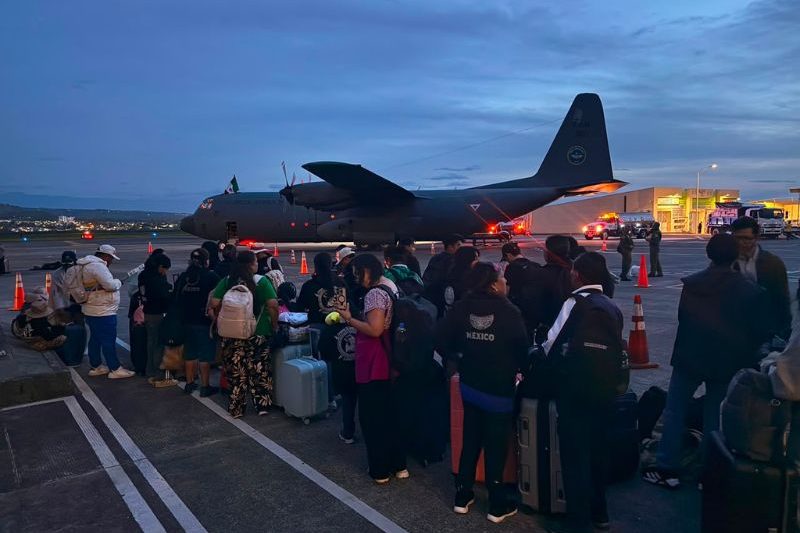 México repatrió a 36 personas mexicanas afectadas por el sismo de 7.4 en Colombia