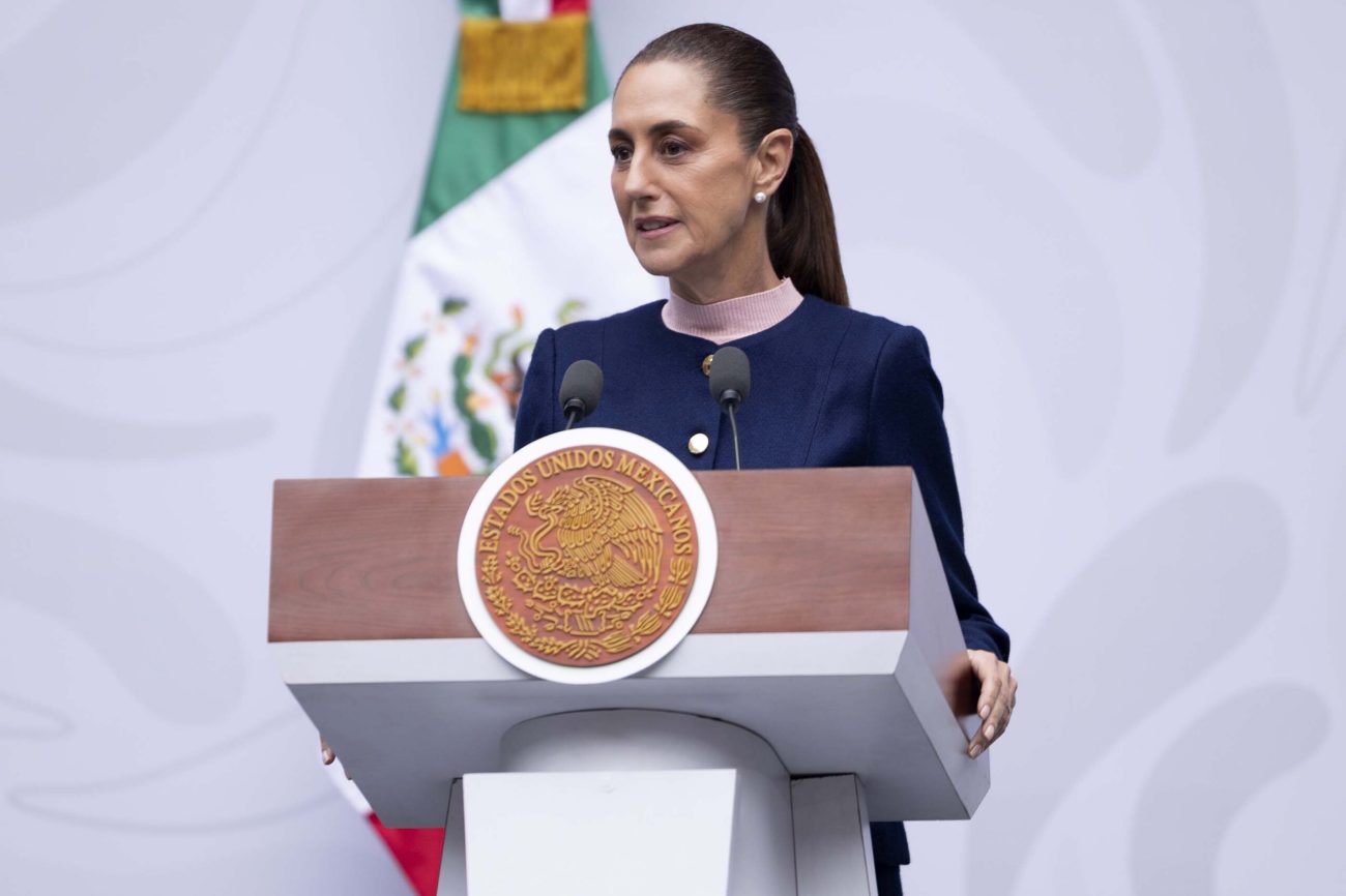 Sheinbaum cargos pasajeros