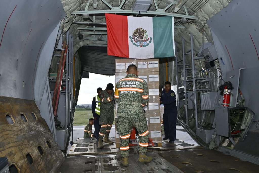Defensa ayuda humanitaria