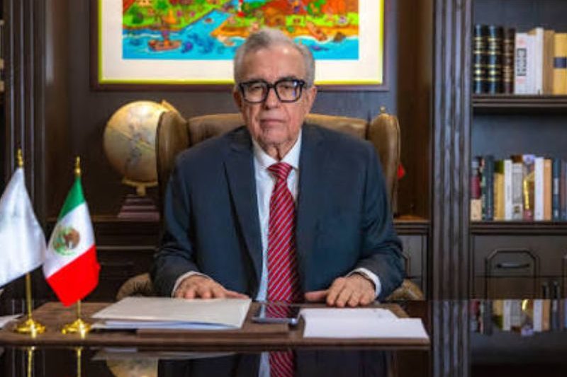 Pedro Miguel analiza las licencias de Rubén Rocha Moya Pedro Miguel analiza las licencias de Rubén Rocha Moya