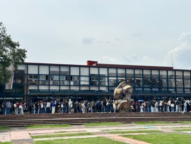 La UNAM ofrecerá cerca de 2 mil lugares adicionales en 66 licenciaturas para aspirantes rechazados. La UNAM ofrecerá cerca de 2 mil lugares adicionales en 66 licenciaturas para aspirantes rechazados.