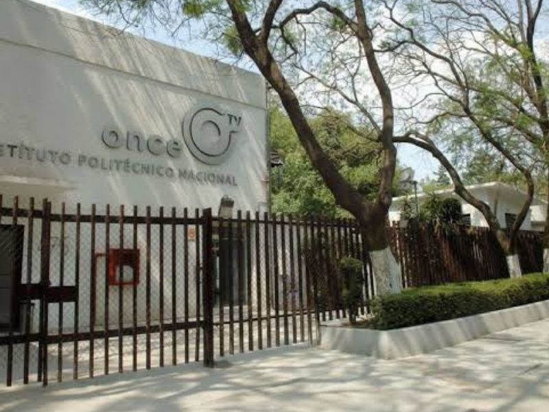 Canal Once retomó sus instalaciones tras más de dos meses de ocupación estudiantil. Autoridades evaluarán daños al acervo.