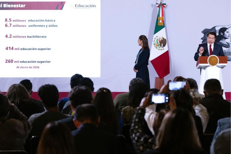 La SEP anunció una regulación para restringir el uso de celulares y pantallas en escuelas de educación básica a partir del 3 de noviembre.