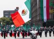 Miles de personas acudieron a las calles del Centro Histórico de la Ciudad de México a presenciar el desfile cívico militar.