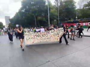 Colectivas feministas se movilizan en el Monumento a la Revolución en el marco del Día de Acción Global por el Acceso al Aborto Legal y Seguro