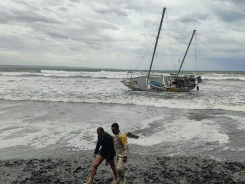 Baja California Sur reporta saldo blanco tras el paso de Marie, que alcanzó categoría 2. Protección Civil mantiene alerta ante lluvias y oleaje.