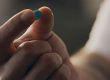 "Fentanyl walking" genera críticas por permitir el tránsito de fentanilo para investigaciones.