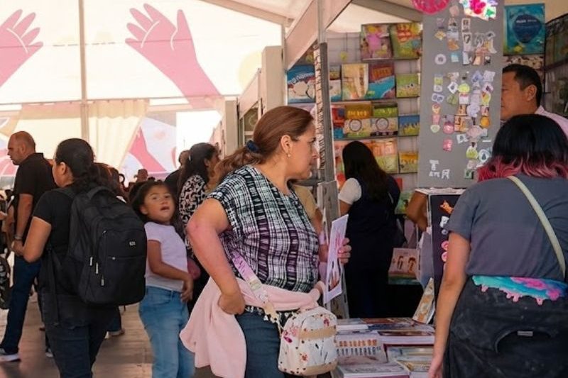 “Librería a cielo abierto”: el Zócalo recibe la 26.ª Feria del Libro