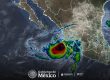 Huracán Simón avanza: cierran puertos en cuatro estados del Pacífico.