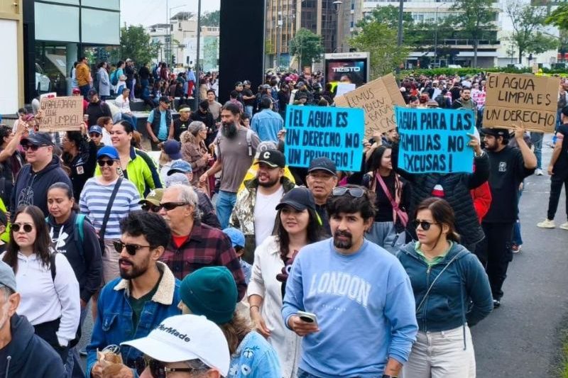 “El agua limpia es un derecho”: Guadalajara protesta por la calidad del agua