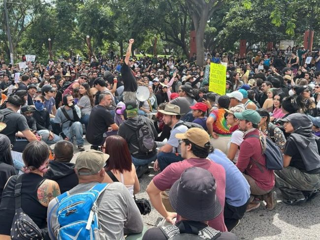 “El agua no se vende”: exigen justicia en la segunda marcha en Guadalajara