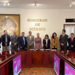Sheinbaum firma acuerdo para blindar producción de aguacate