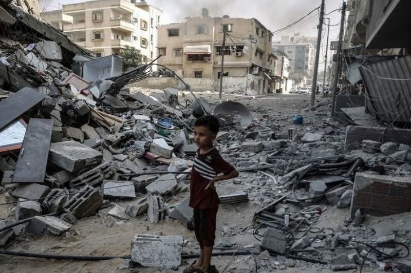 A tres años de la guerra en Gaza, palestinos y activistas en México relatan la crisis humanitaria, el desplazamiento y la lucha por mantener los vínculos con sus familias. A tres años de la guerra en Gaza, palestinos y activistas en México relatan la crisis humanitaria, el desplazamiento y la lucha por mantener los vínculos con sus familias.