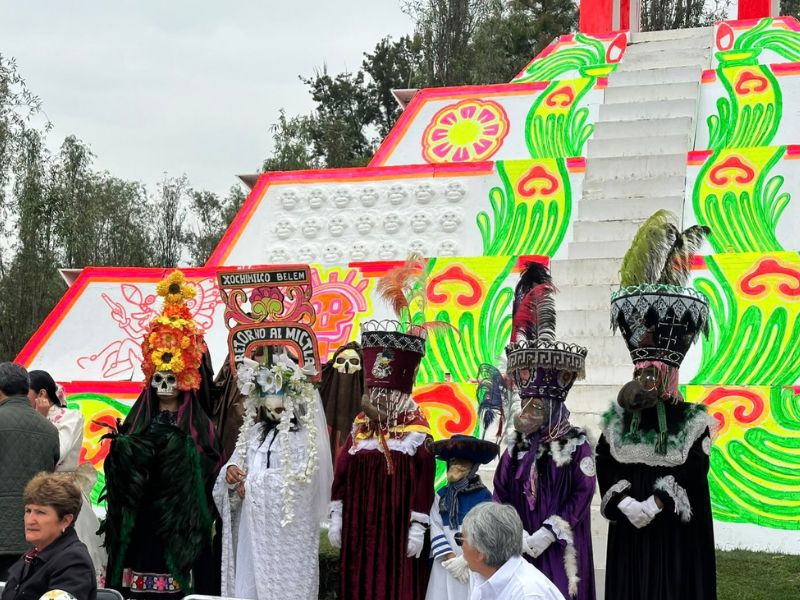 Xochimilco celebra el Día de Muertos con La Llorona o