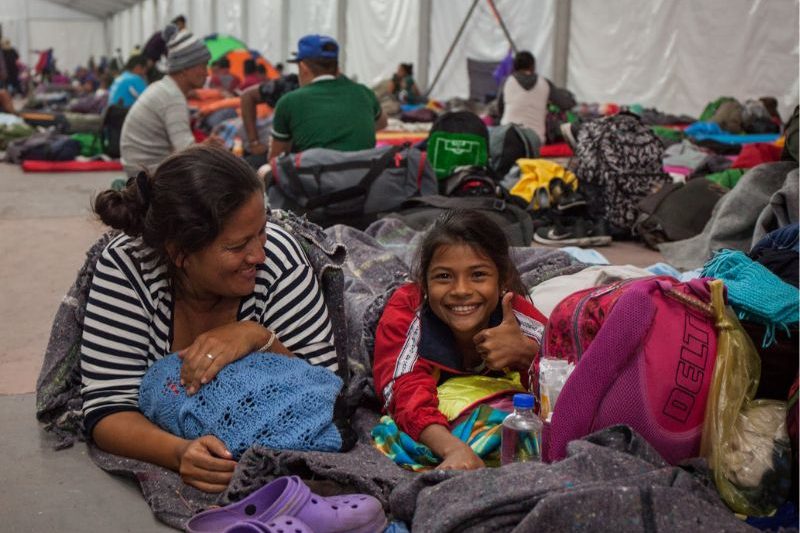 La CNDH reconoció avances en infraestructura y condiciones de las estaciones migratorias, pero llamó a reforzar la atención médica y psicológica, el acceso a la justicia y la información sobre los derechos de las personas migrantes.